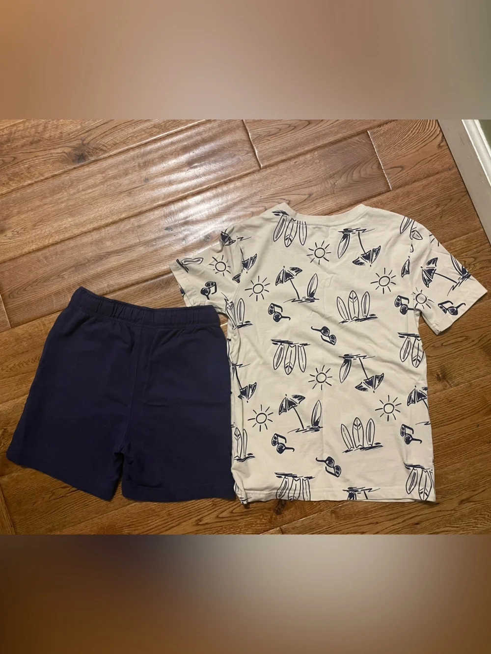 Tommy Bahama Boys Size M (7/8) 2 Piece Surf Print Tee & Shorts Set